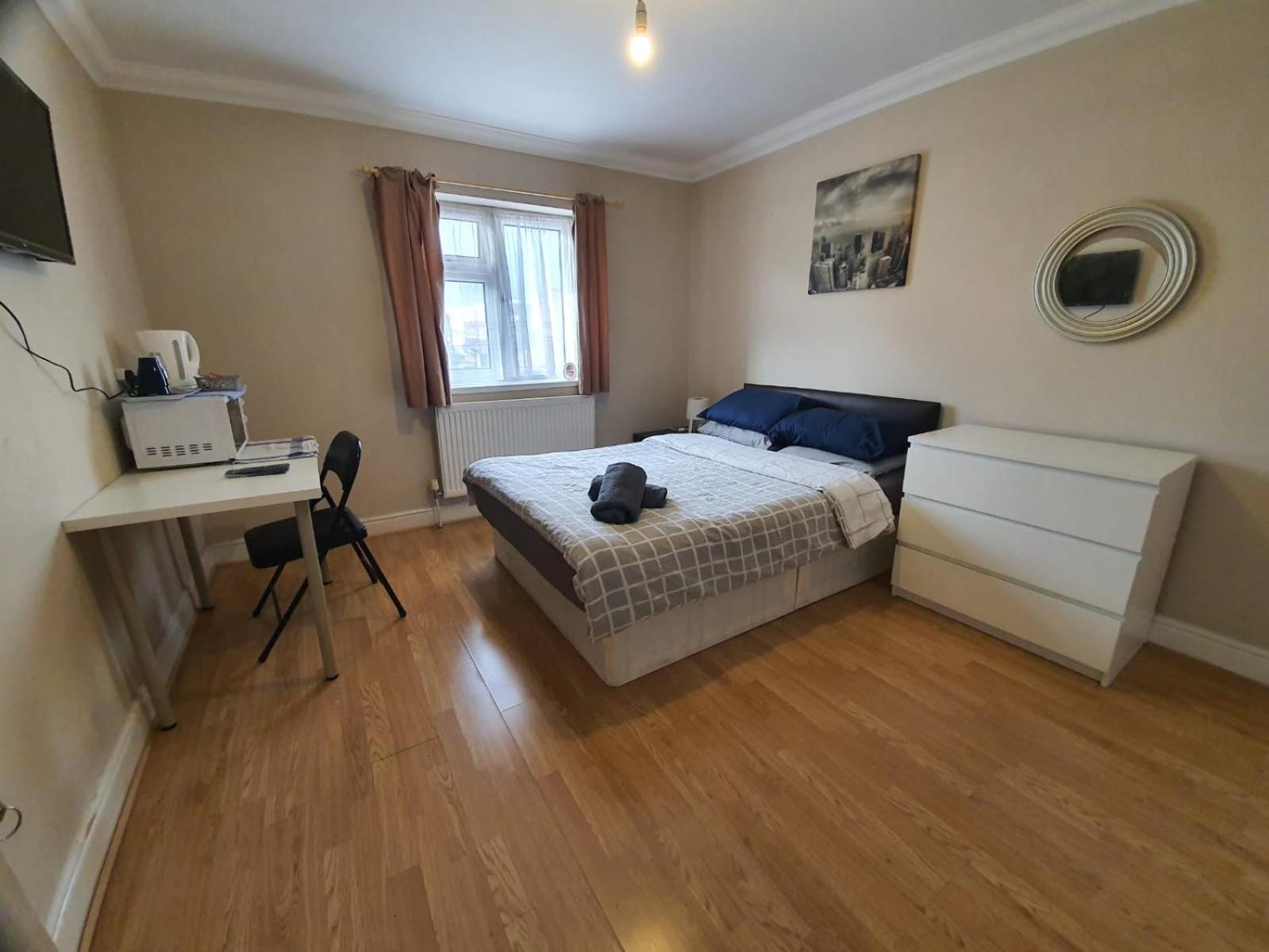Eastwood Rooms Goodmayes Luaran gambar